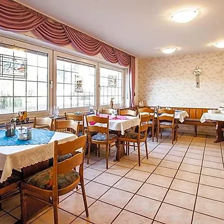 Schwung Szálloda 3*